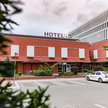 Hotel Torontal تيميشورا المظهر الخارجي الصورة
