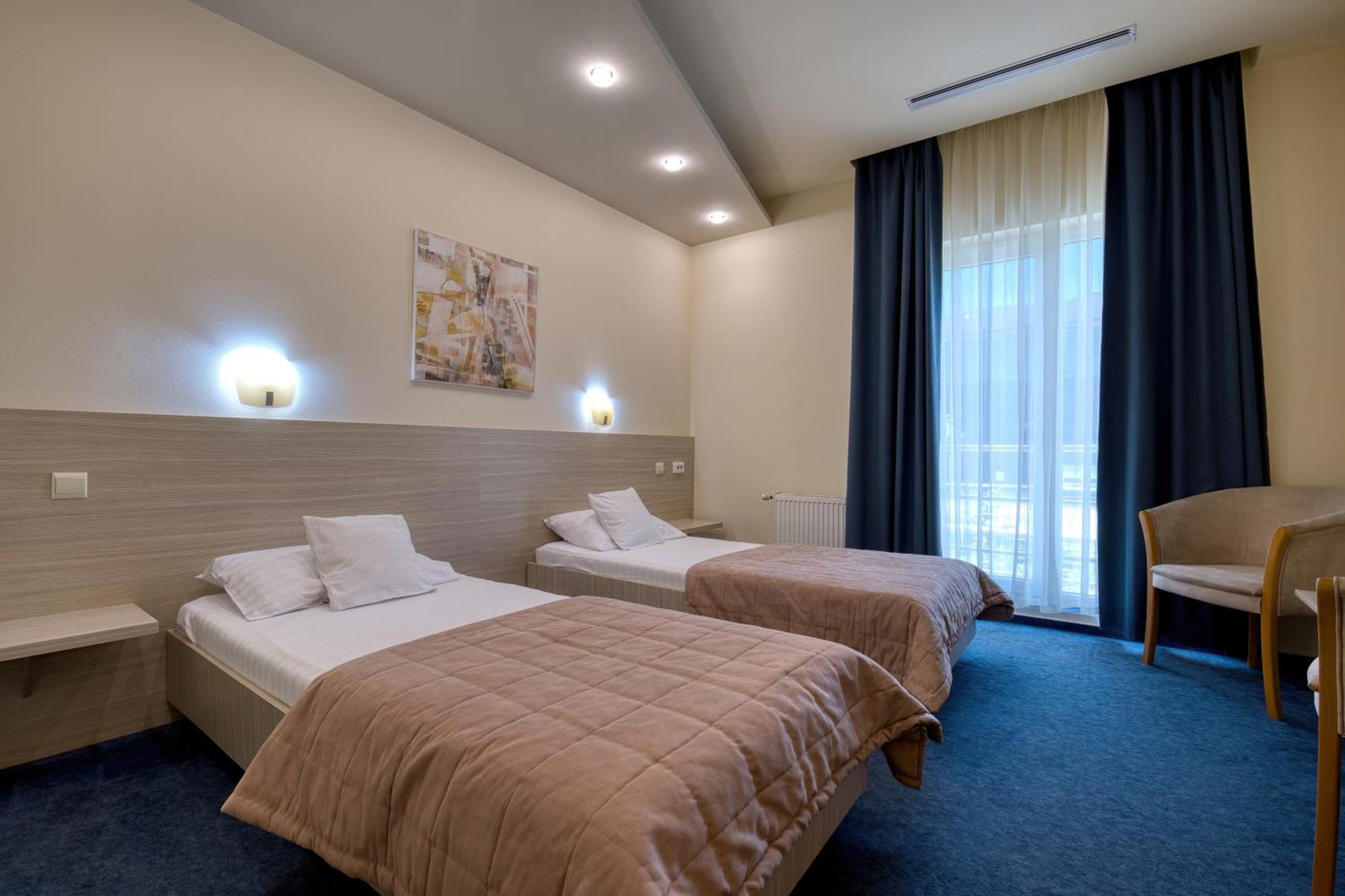 Hotel Torontal تيميشورا المظهر الخارجي الصورة