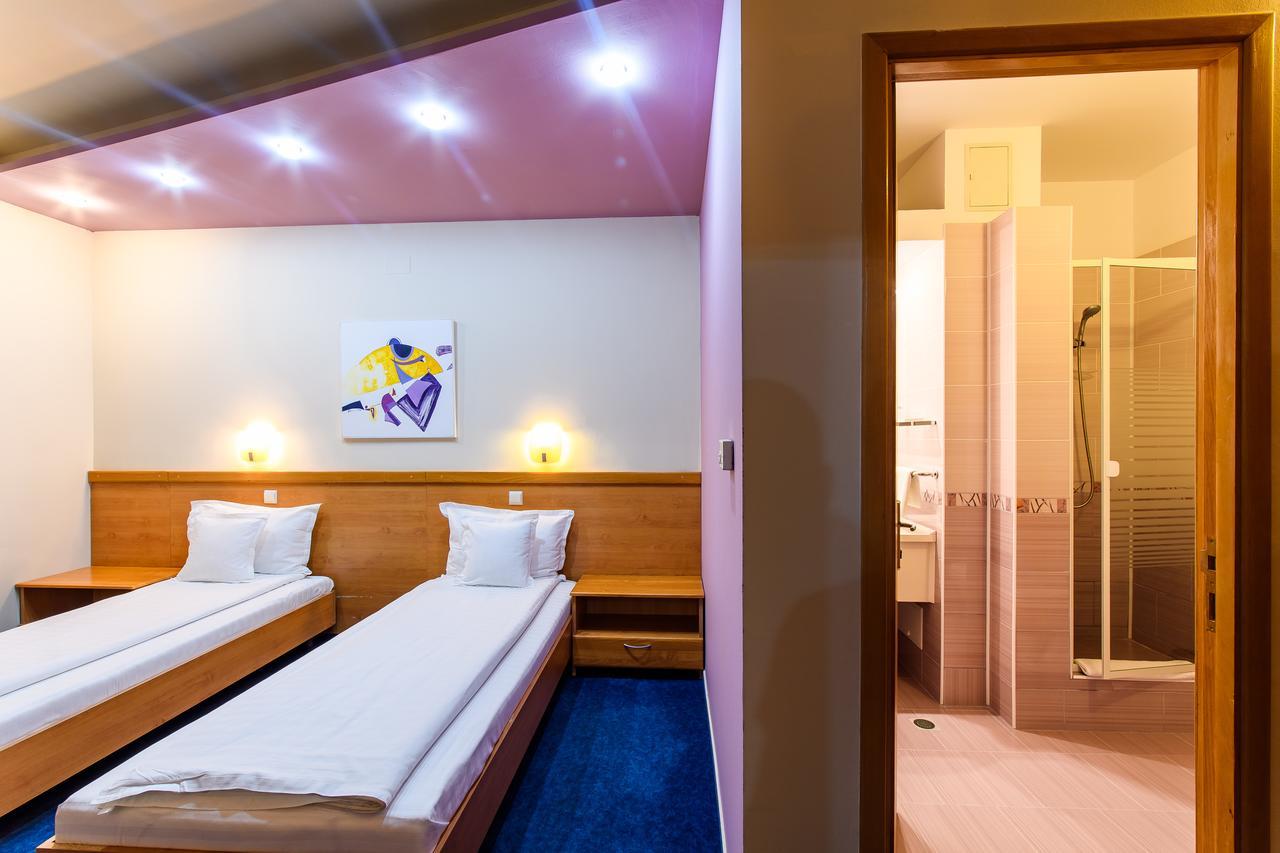 Hotel Torontal تيميشورا المظهر الخارجي الصورة